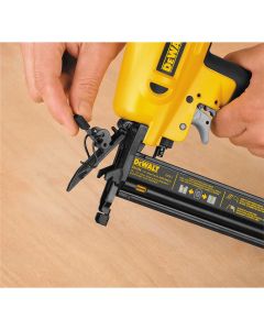 DeWalt 18 Ga 1-1/4" Brad Nailer Kit